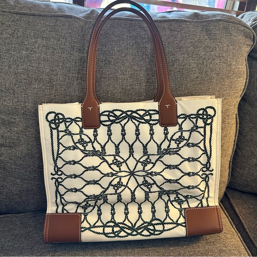 Tory Burch White and Brown Tote with Green Detailing - Picture 2 of 4